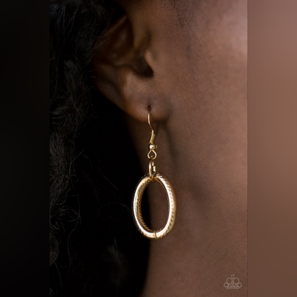 Boldly Bronx Necklace - Picture 3 of 3